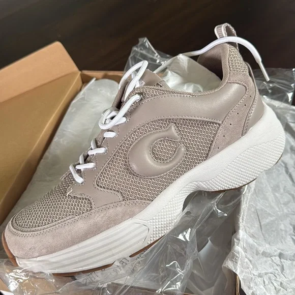 Brand new coach women sneakers size 9.5B - Picture 4 of 5